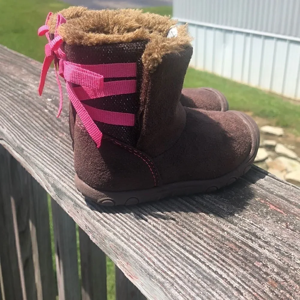⬇️Carters Child of Mine Boots
